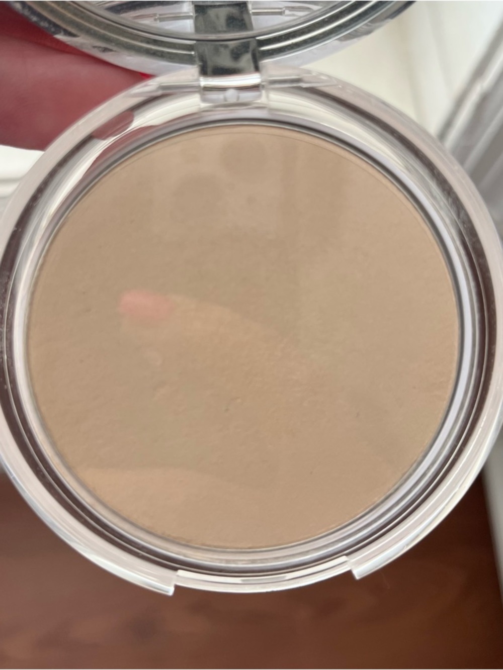 Clinique Stay-Matte Sheer Pressed Powder - Neutral Cream Floral Compact - Picture 2 of 3